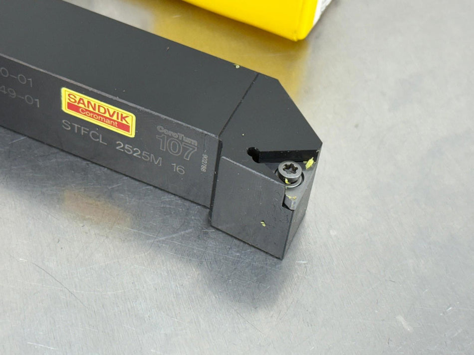 Sandvik STFCL 2525M 16 Indexable Lathe Tool Holder Turning TCMT Insert