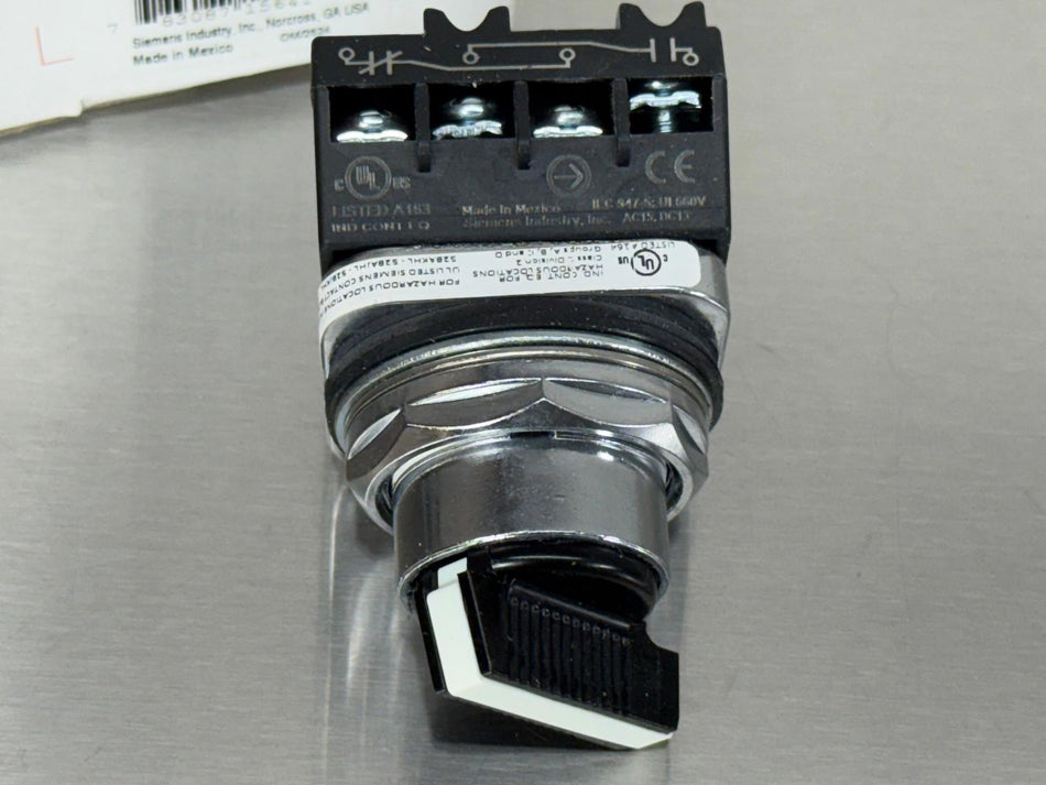 Siemens 52SA2AABA1 Selector Switch 2 Position Maintained 1NO-1NC