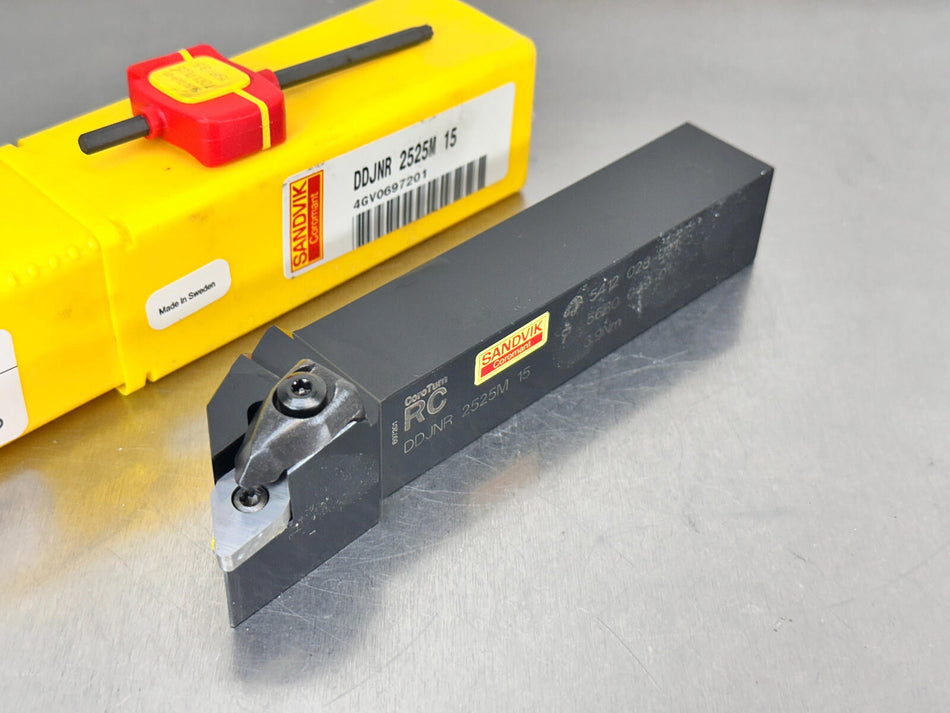 Sandvik DDJNR 2525M 15 Indexable Lathe Tool Holder Turning DNMG Insert