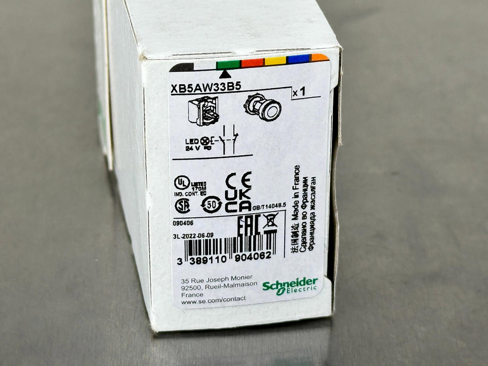 Schneider XB5AW33B5 Push Button Switch Illuminated Green LED 22mm Flush Mount