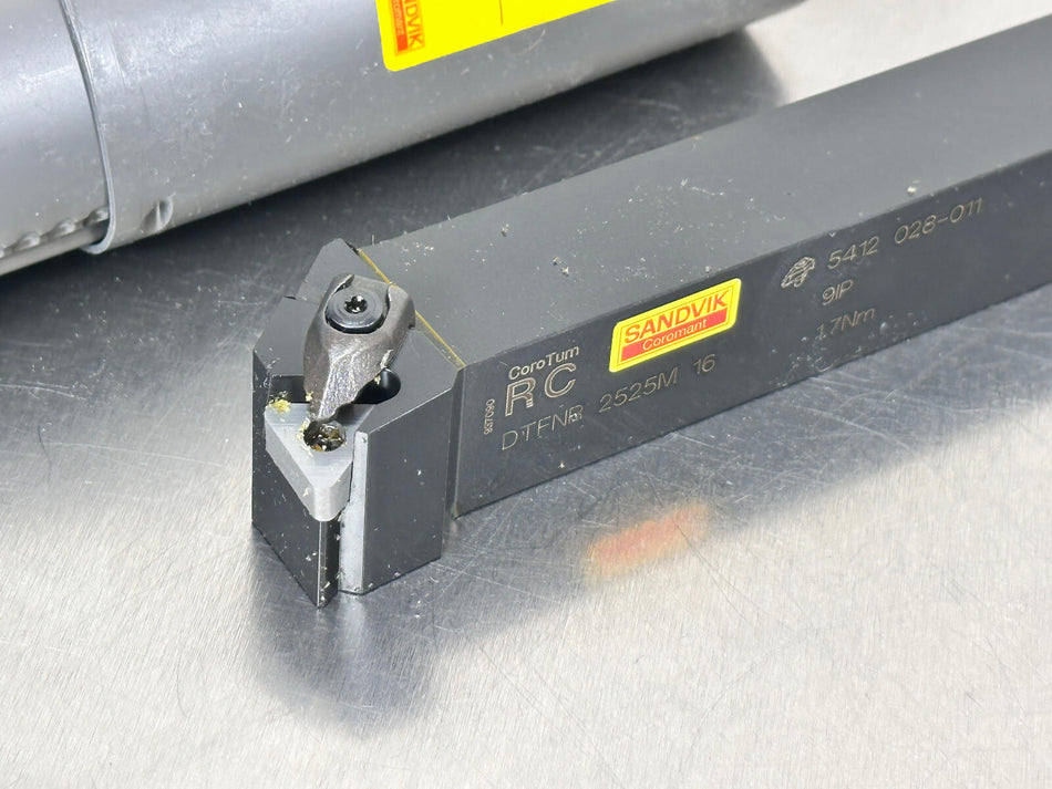 Sandvik DTFNR 2525M 16 Indexable Lathe Tool Holder Turning TNMG Insert