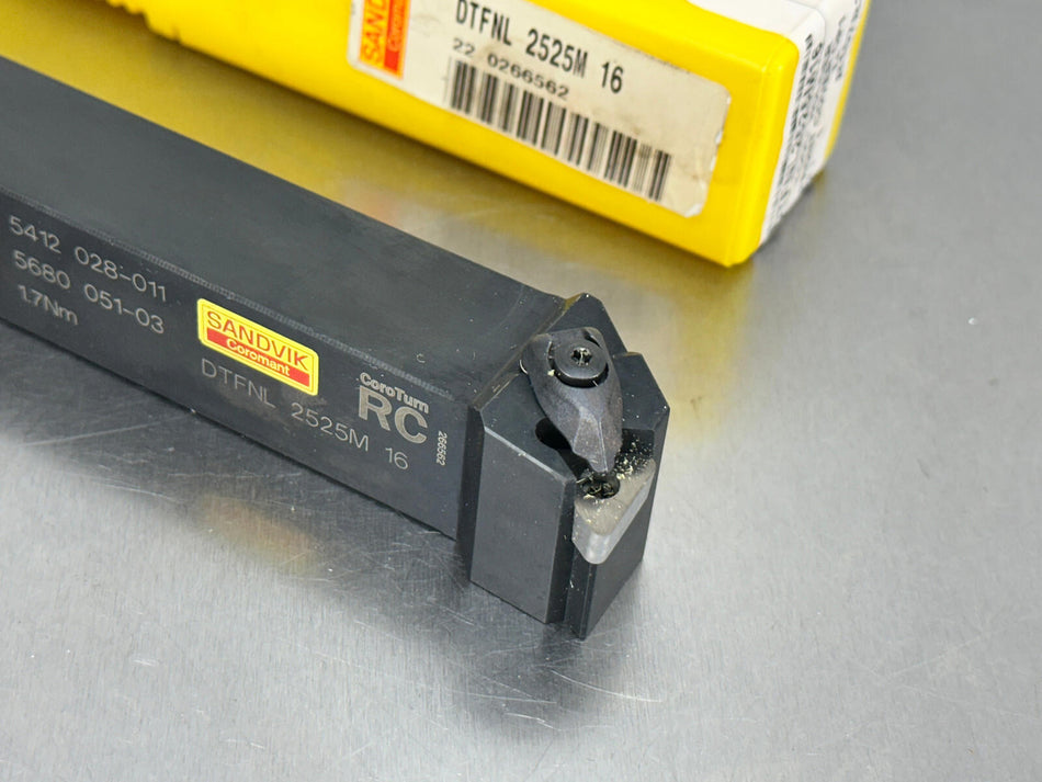 Sandvik DTFNL 2525M 16 Indexable Tool Holder Turning 25mm TNMG Insert