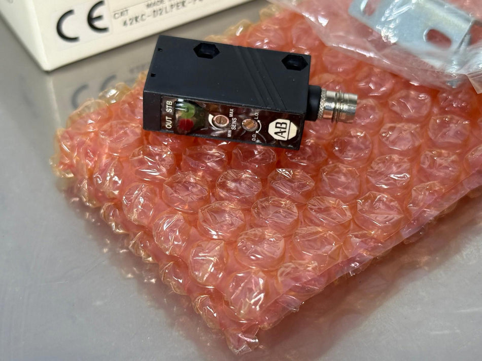Allen Bradley 42KC-D2LPEK-P4 Sensor Fiber Photoelectric Switch