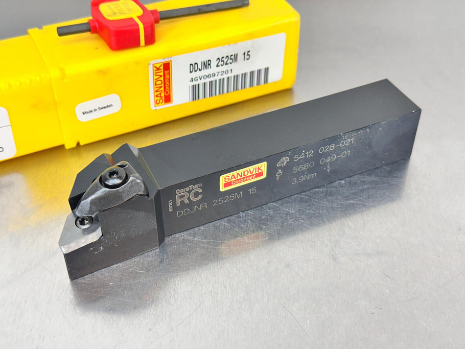 Sandvik DDJNR 2525M 15 Indexable Lathe Tool Holder Turning DNMG Insert